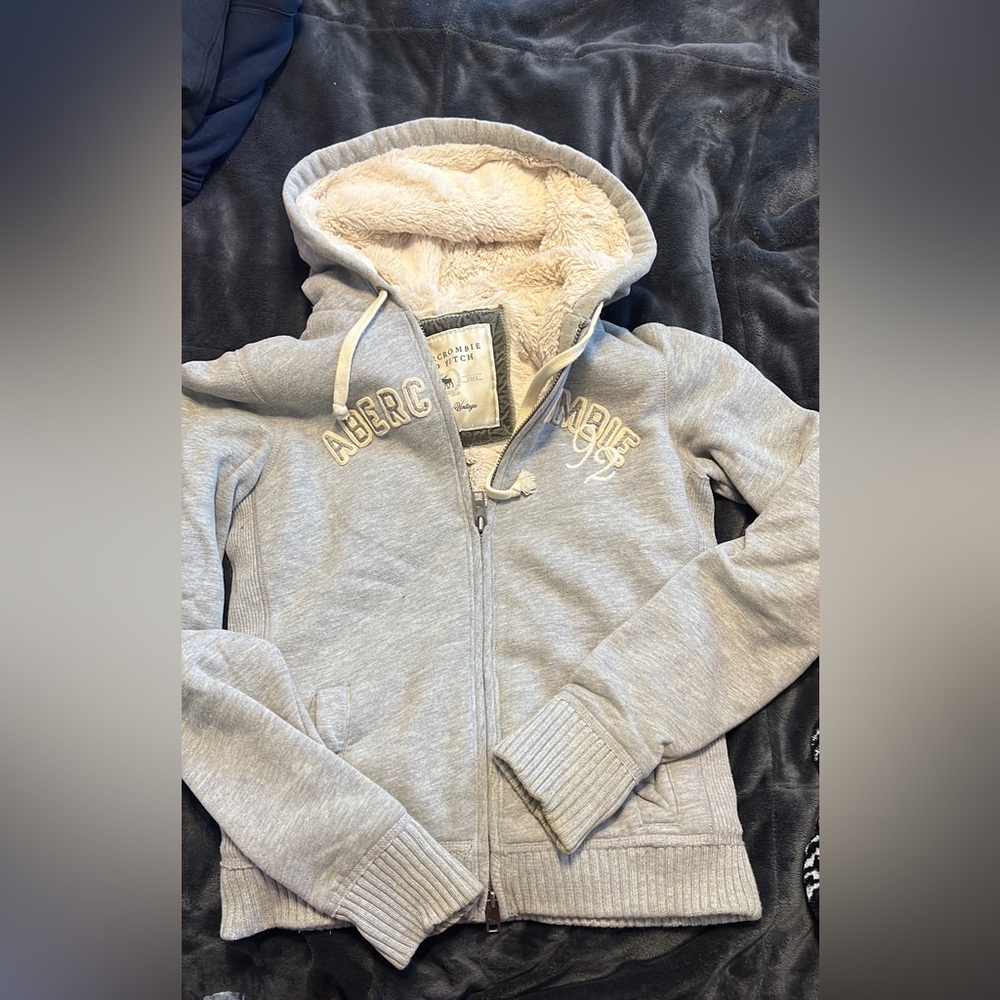 Faux fur zip A&F jacket